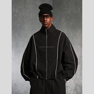 Survêtement en nylon pour homme avec col en entonnoir et coupe-vent en toile à passepoil subtil coupe régulière - Product Image 6