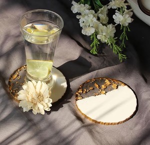 Juego de Posavasos Cuadrados Decorativos de Resina y Madera, Hechos a Mano, Modernos, Resistentes al Calor, Impermeables, para Mesa de Comedor, Hogar y Oficina - Product Image 3