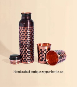 Bouteille d'hydratation en cuivre pour boissons, idéale pour les centres de spa, les centres de bien-être et les services hôteliers haut de gamme - Product Image 4