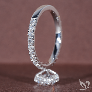 Anillo de Compromiso con Diamante Cultivado en Laboratorio, Corte Corazón, 1CT, Certificado por IGI |   Anillo de Oro Sólido de 10K con Acentos Solitarios - Product Image 3