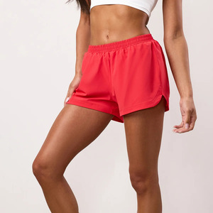 Shorts de sport pour femmes de qualité supérieure avec logo personnalisé, motif pastèque, légers, taille élastique et doublure en mesh. - Product Image 1