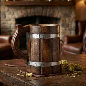 Chope à bière en bois faite à la main, style vintage, travail de sculpture à la main, avec bandes métalliques, vaisselle artisanale pour les hôtels, restaurants et bars. - Product Image 6
