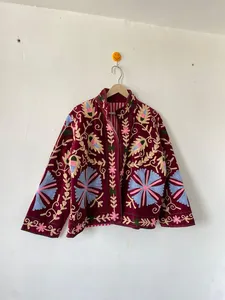 Chaqueta de terciopelo granate hecha a mano para mujer, con bordado Suzani, estilo bohemio vintage, floral, de manga larga, abrigo de invierno. - Product Image 3