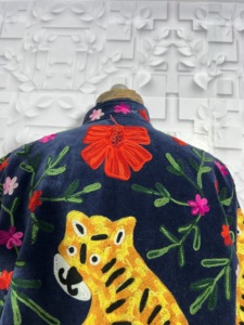 Veste d'hiver courte pour femme en velours brodée à la main |   Manteau décontracté vintage en coton biologique écologique à séchage rapide et amovible - Product Image 6