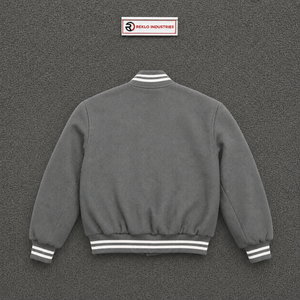 Modèle de veste universitaire grise en gros, vue avant, modèle de veste bomber vierge premium, design réaliste pour sublimation, style streetwear - Product Image 6