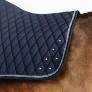 Tapis de Selle Équestre Personnalisé Imprimé de Qualité Supérieure, en Velours, Rembourré en Laine, pour Dressage Équin et Entraînement, en Polaire, Vente en Gros - Product Image 4
