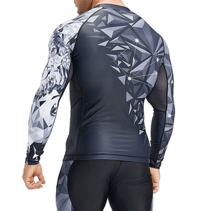 Ventes en gros de rashguards MMA BJJ imprimés numériquement, couleurs et tailles personnalisées, unisexe, écologiques, manches longues, polyester et élasthanne - Product Image 5