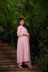 Ensemble Kurta pour femmes, style Inde-Pakistan, en soie Chanderi, Salwar Kameez brodé, coupe ample, longueur au sol, pour mariage - Product Image 6