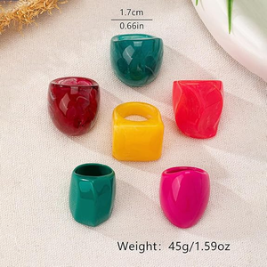 Juego de 8 anillos de resina, anillos artísticos de moda multicolor de banda ancha irregular - Product Image 6