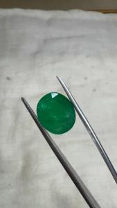 Vente en gros de pierres précieuses vertes certifiées, émeraude naturelle de Zambie de 4,36 carats, taille ovale, pour bagues, pendentifs, bijoux personnalisés - Product Image 2