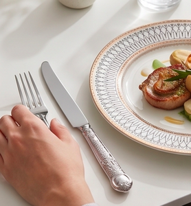 Ensemble de couverts élégants en acier inoxydable argenté avec manche vert élégant pour la salle à manger, la cuisine, les mariages et les restaurants - Product Image 5