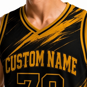 Ensemble d'uniformes de basketball personnalisés pour hommes, sublimation sur mesure, design d'équipe, qualité supérieure, séchage rapide, coupe athlétique, léger et performant - Product Image 4