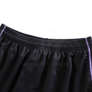 Uniforme de fútbol duradero y económico, diseñado para máxima movilidad y protección, adecuado para jóvenes, adultos y equipos profesionales. - Product Image 4