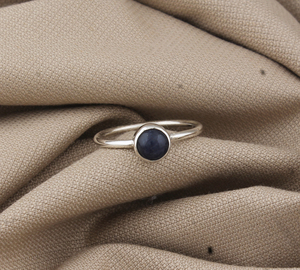 Bague Solitaire Classique Bohème Faite à la Main en Argent Sterling 925 avec Pierre Précieuse Lapis Lazuli Naturel Certifiée, Sertie en Bezel, Idéale pour Mariage et Fêtes - Product Image 4