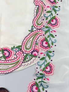 Traje Farshi de Georgette Pesado y Elegante para Mujer con Bordado Intrincado y Dupatta para Ocasiones Especiales - Product Image 5