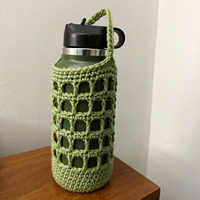 Gehaakte ecovriendelijke katoenen wollen fleshouder met zakjes, modern en eenvoudig design voor crossbody waterfleshoes, opbergruimte voor thuis.
