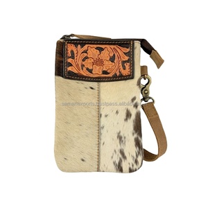 Bolso bandolera de cuero de calidad superior con pelo de vaca con cuero mecanizado con accesorio de latón antiguo Proveedor de estilo bohemio - Product Image 5