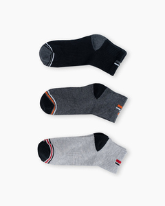 Chaussettes de sport personnalisées unisexes de qualité supérieure, chaussettes en coton respirantes, chaussettes de sport absorbant l'humidité, douces, extensibles, confortables pour la course à pied et l'entraînement - Product Image 1