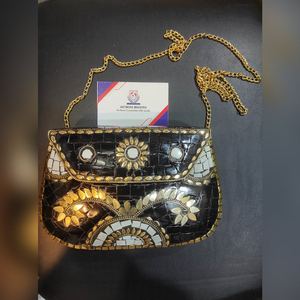 Bolso de Mano Elegante con Cadena Dorada y Mosaico Metálico, Incrustaciones de Piedras Naturales y Forro de Seda Premium para Eventos de Gala - Product Image 1