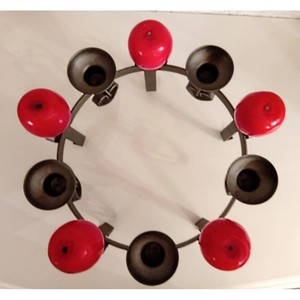 Candélabre en fer en forme de cœur, fait main, écologique, avec des pommes rouges pour la décoration de la maison à Noël, Pâques et la Saint-Valentin - Product Image 2