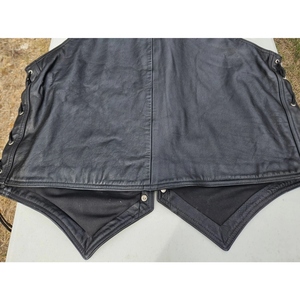 Gilet de motard en cuir véritable noir, style western, avec lacets latéraux, boutons-pression et poches avant - Product Image 4