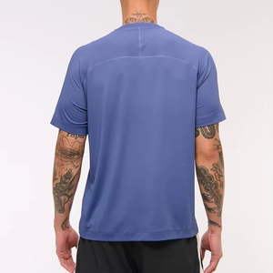 T-shirt Homme Slim Fit en Polyester Tricoté Extensible Léger pour la Gym et les Activités Sportives Séchage Rapide Impression Logo Personnalisé OEM ODM - Product Image 4