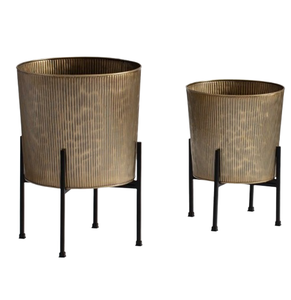 Gold <b>Planter</b> Iron Stand Garden Decor Pots Handcrafted Custom Shape Metal <b>Planters</b> Popular Design Brass <b>Planter</b> - Product Image 2