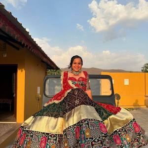 Robe de soirée et de mariage pour femme, style Lehenga Choli, avec dupatta, imprimé numérique, travail de miroir, bordure en dentelle Gota Patti, longueur ras du sol - Product Image 5