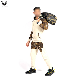 Chándal de hombre de estilo pullover con bloques de color personalizados y bolsillos laterales, de longitud completa y ajuste regular, con mangas largas. - Product Image 3
