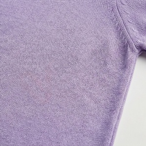 เสื้อโปโลผู้ชาย แขนสั้น ผ้าถัก สีลาเวนเดอร์ ทรงปกติ ดีไซน์กระดุม สีพื้น สไตล์ลำลอง - Product Image 5