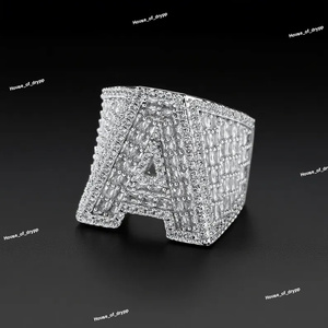 Anillo de Banda Ancha Moderno con Diamantes de Moissanita Engastados en Plata de Ley 925, Anillo de Declaración Audaz de Estilo Hip Hop para Hombres y Mujeres - Product Image 2