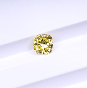 เพชรที่ได้รับการรับรองจาก IGI เพชรที่เพาะเลี้ยงในห้องปฏิบัติการ น้ำหนัก 0.55 กะรัต รูปทรงคุชชั่น สีเหลืองเข้มพิเศษ ผ่านการทดสอบเครื่องตรวจสอบเพชร สำหรับเครื่องประดับสั่งทำ - Product Image 1