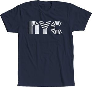 Camiseta de Hombre Azul Marino con Estampado de NYC, Manga Corta, Cuello Redondo, Corte Regular, 100% Algodón Jersey, Logotipo Frontal - Product Image 1