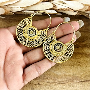 Nouvelles Boucles d'Oreilles Bohèmes Tendance, Bijoux Tribaux en Laiton pour Femmes, Créoles Géométriques Filigranes Plaqué Or 18 carats, Vente en Gros/OEM/ODM - Product Image 3