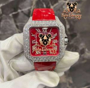 Elegante reloj de pulsera analógico con correa de silicona grabada, marcadores de hora definidos y carcasa metálica redondeada. - Product Image 5