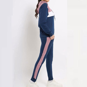Trajes Deportivos para Mujer con Diseño Personalizado y Bajo MOQ, Ropa Deportiva para Mujer para Uso en Exteriores, Traje Deportivo para Mujer con Color Personalizado - Product Image 3