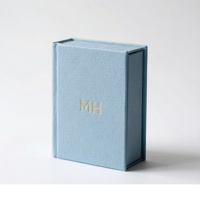 Boîte cadeau haut de gamme écologique en forme de livre avec fermeture magnétique, logo MH personnalisé |   Insert en mousse bleu ciel pour emballage de bijoux, vente en gros