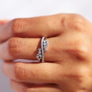 แหวนแต่งงานเพชรทรงกลม 1 กะรัต เพชรเลี้ยงในห้องปฏิบัติการ ทองคำแท้ 10K 14K 18K รับรองโดย IGI ดีไซน์เรียบหรูแบบมินิมอล - Product Image 6