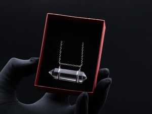 Colgante de Cristal de Cuarzo Transparente de Doble Punta, Colgante Curativo, Plata de Ley 925, Joyería Energética Delicada - Product Image 3