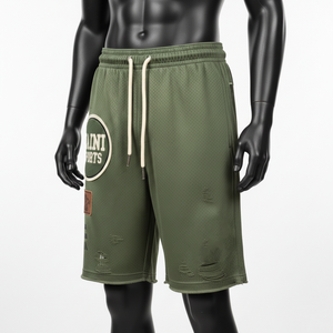 กางเกงขาสั้นออกกำลังกายผู้ชายผ้าโพลีเอสเตอร์ตาข่ายสีเขียวมะกอก 180 GSM แห้งเร็ว พร้อมปักโลโก้หนังแบบกำหนดเอง - Product Image 4