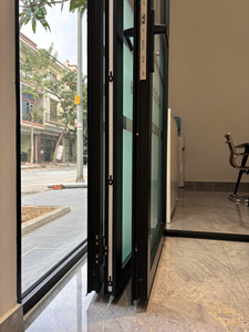 Puertas Plegables Modernas para Patio con Doble Acristalamiento Aislante, de Aleación de Aluminio, con Rotura de Puente Térmico, Eficiencia Energética, Vidrio Low-E, Personalizadas - Product Image 6