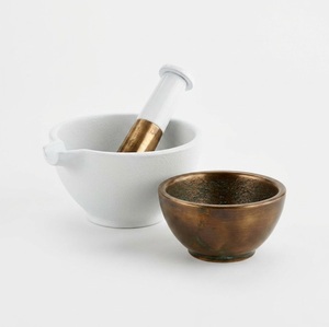 Juego de Mortero y Pilón de Latón Macizo Estilo Antiguo para Moler Especias, Diseño Vintage, Utensilio de Cocina con Boquilla Vertedora, Apto para Lavavajillas - Product Image 5