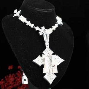 จี้รูปทรงกากบาทประดับตัวเลขแฟนซีแบบกำหนดเอง เงินแท้ 925 ทรงกลม เจียระไนอย่างประณีต สำหรับเป็นของขวัญคริสต์มาส โดย CONCEPTION - Product Image 5