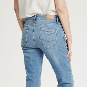 Pantalones Vaqueros de Mezclilla para Mujer de Primera Calidad, Elegantes y Casuales, con Tela Resistente y Diseño Moderno - Product Image 4