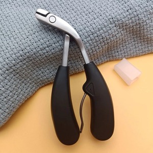 กรรไกรตัดเล็บสแตนเลสแบบโค้งพร้อมที่เก็บป้องกันการกระเด็น สำหรับเล็บเท้าหนาของผู้สูงอายุ ใช้งานได้อย่างมืออาชีพและทนทาน - Product Image 5