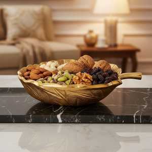 Bol décoratif en métal fait main avec motif sculpté pour fruits et collations, décoration de fête moderne et luxueuse - Product Image 1