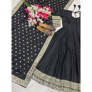 Robes de soirée de créateur Belle robe Anarkali et Dupatta pour la fête - Product Image 1