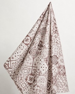 Tissu en coton peigné numérique Atelier Combed, motif mosaïque moderne, style carreaux héritage méditerranéen, couleur taupe contemporaine - Product Image 5