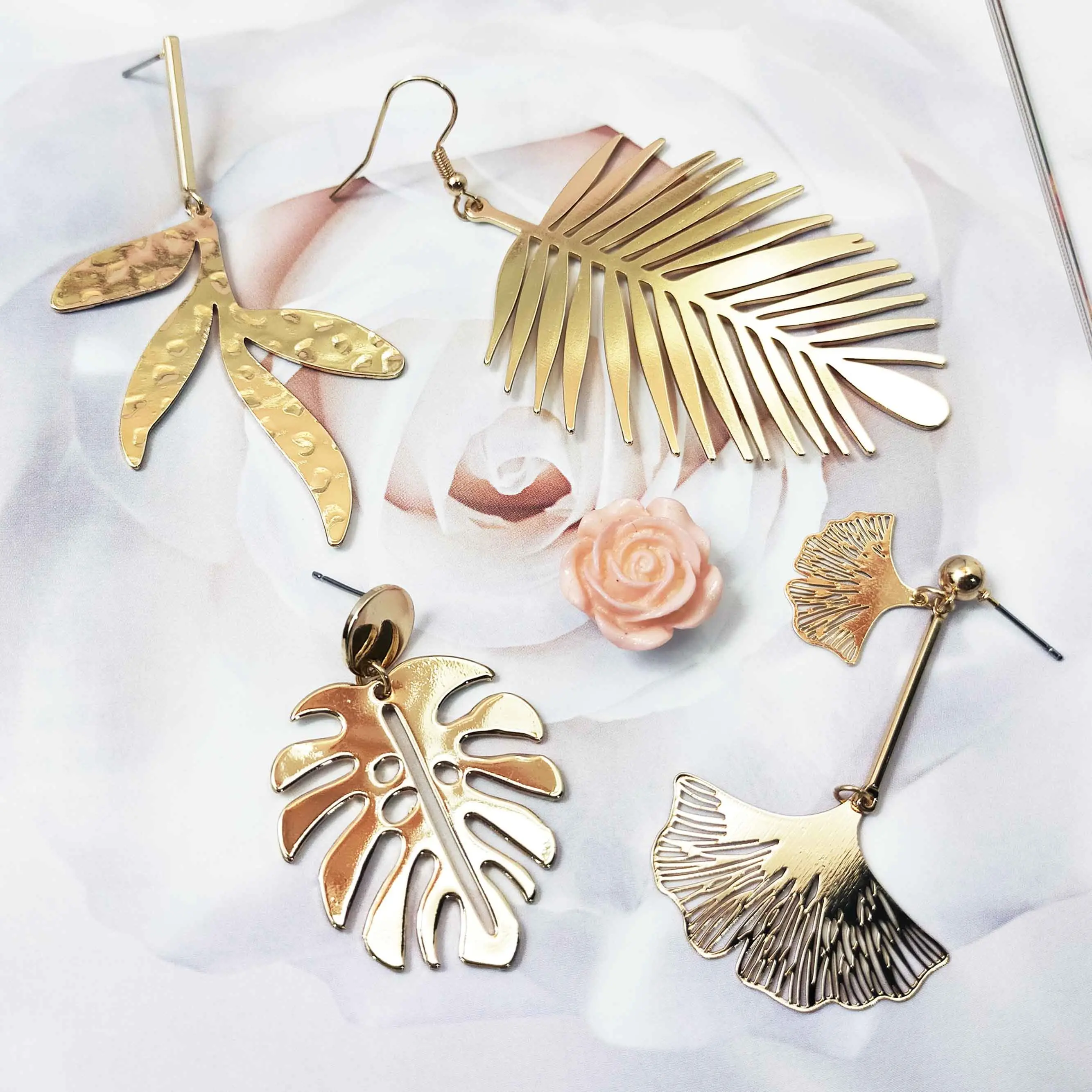 Fancy Fashion Jewelry Shinny Metal Leaf Golden Drop earrings for women girl