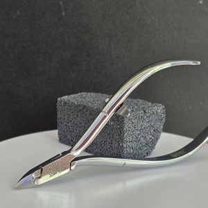 ชุดกรรไกรตัดเล็บ แหนบ ที่แคะหู ชุดทำเล็บหรูหราสำหรับผู้ชาย - Product Image 2